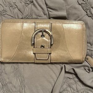 Coach Wallet metallic light gold